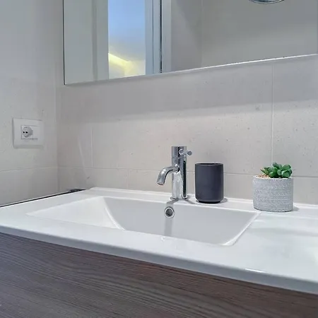شقة Luxury 2 Mins From Duomo ميلان