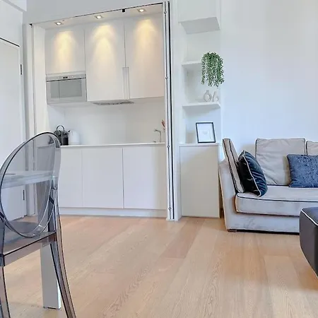 Luxury 2 Mins From Duomo شقة