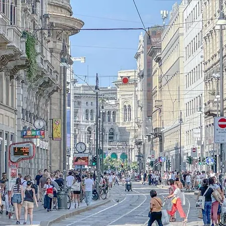 شقة Luxury 2 Mins From Duomo *