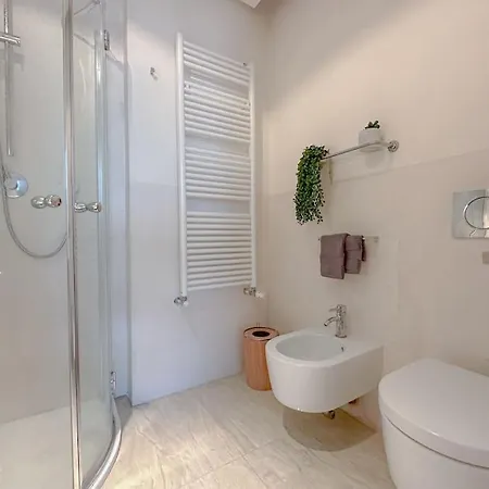 Luxury 2 Mins From Duomo شقة ميلان